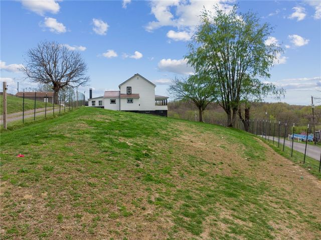35 Bucey Rd, Hanover Twp, PA 15021