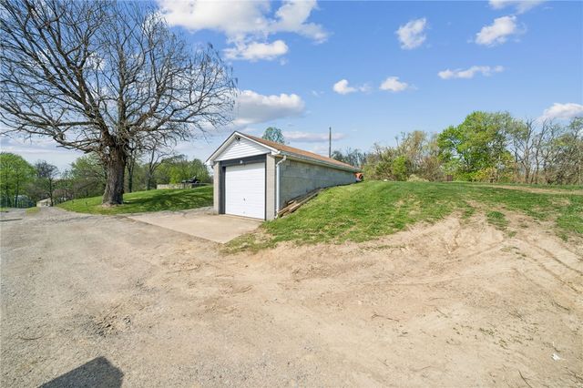 35 Bucey Rd, Hanover Twp, PA 15021