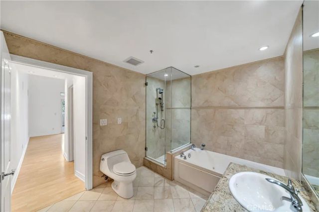 4477 Woodman Avenue 305, Sherman Oaks, CA 91423