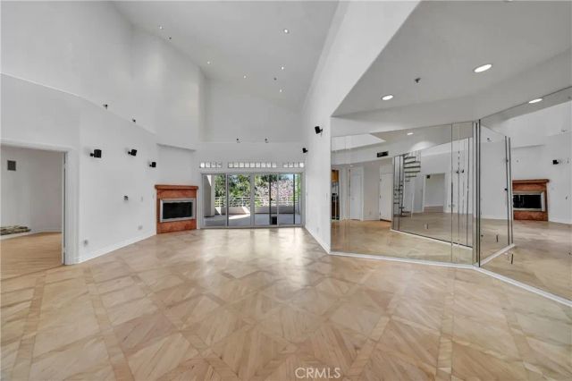 4477 Woodman Avenue 305, Sherman Oaks, CA 91423