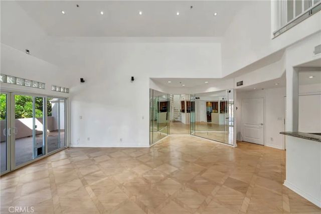 4477 Woodman Avenue 305, Sherman Oaks, CA 91423