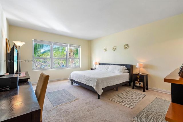 9102 W Bay Harbor Dr 2-DW, Bay Harbor Islands, FL 33154