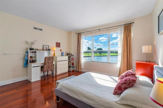 9102 W Bay Harbor Dr 2-DW, Bay Harbor Islands, FL 33154