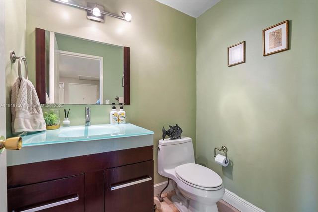 9102 W Bay Harbor Dr 2-DW, Bay Harbor Islands, FL 33154