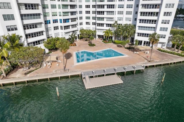 9102 W Bay Harbor Dr 2-DW, Bay Harbor Islands, FL 33154