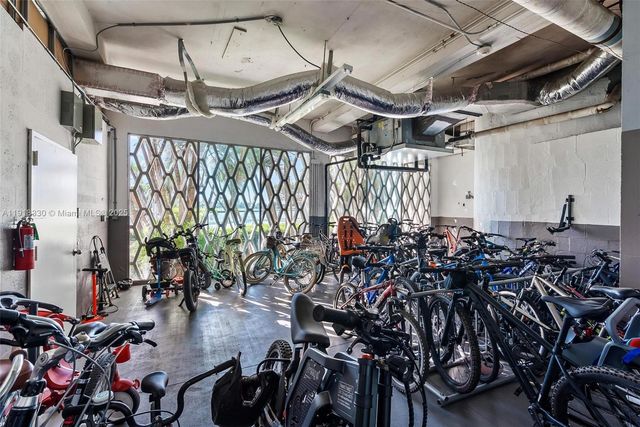 9102 W Bay Harbor Dr 2-DW, Bay Harbor Islands, FL 33154