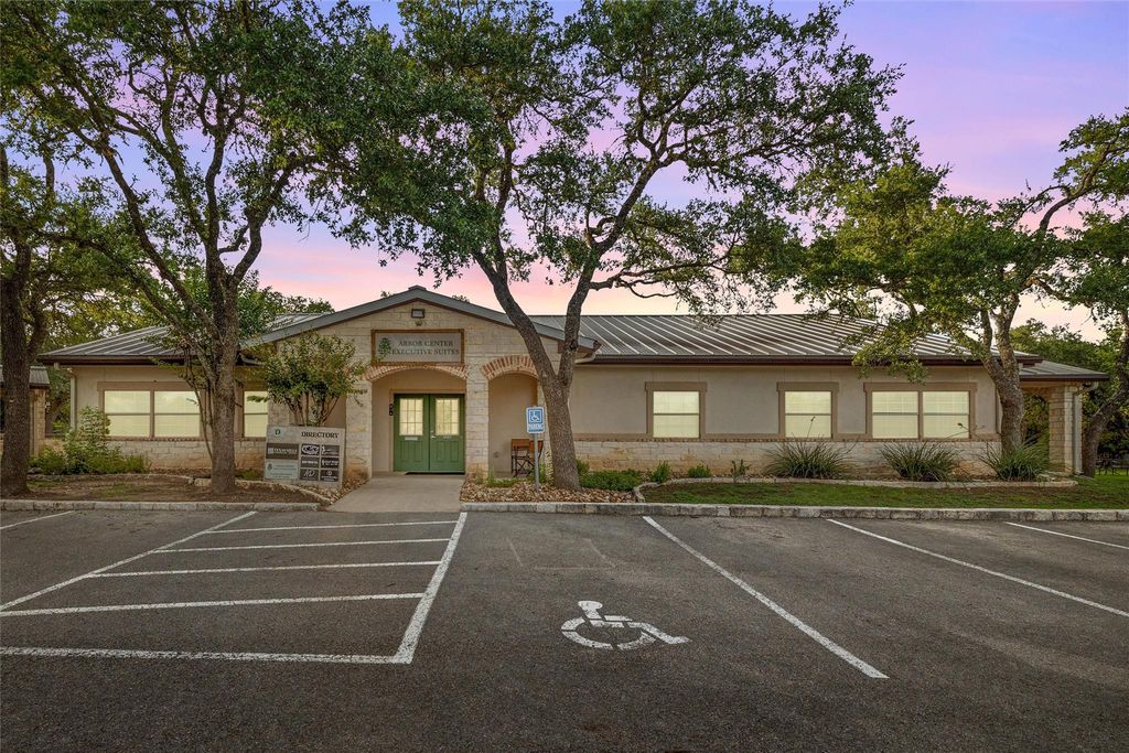 800 W Highway 290 D, Dripping Springs, TX 78620