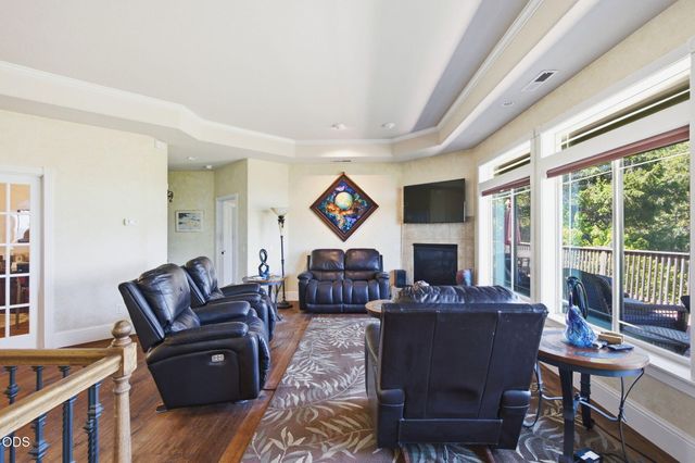 355 Madrone Ridge Drive, Grants Pass, OR 97527