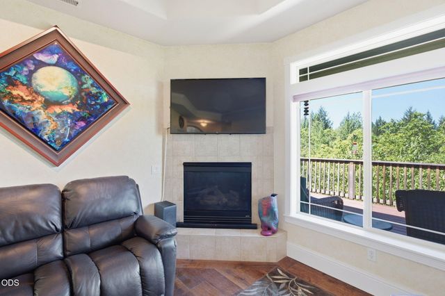 355 Madrone Ridge Drive, Grants Pass, OR 97527