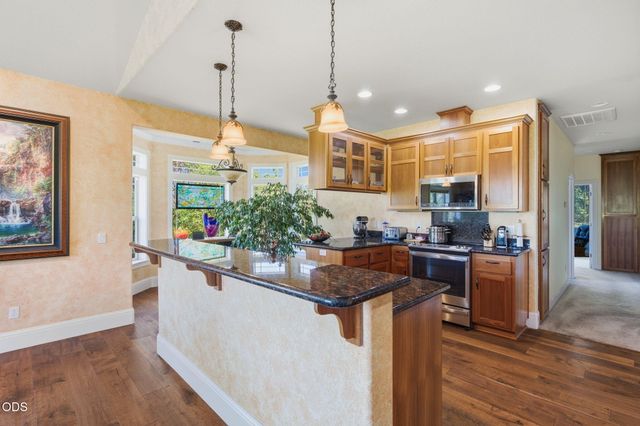 355 Madrone Ridge Drive, Grants Pass, OR 97527