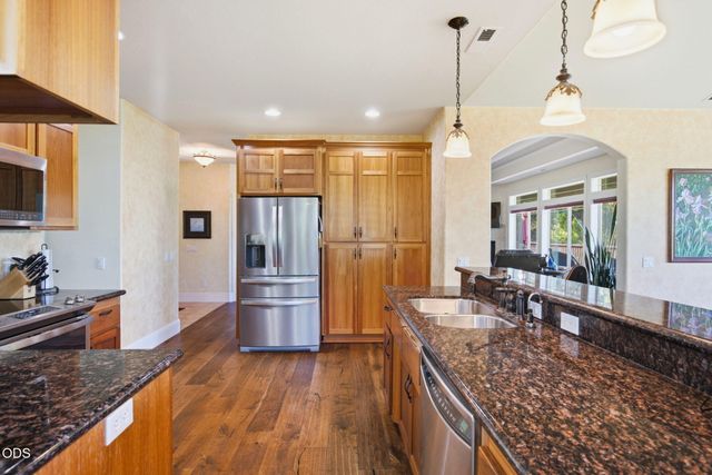 355 Madrone Ridge Drive, Grants Pass, OR 97527