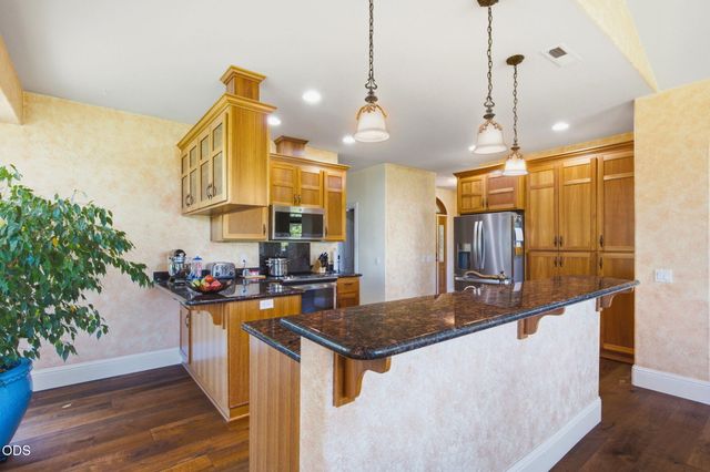 355 Madrone Ridge Drive, Grants Pass, OR 97527