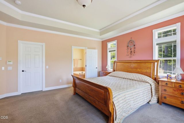355 Madrone Ridge Drive, Grants Pass, OR 97527