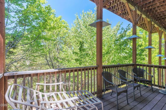355 Madrone Ridge Drive, Grants Pass, OR 97527