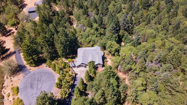 355 Madrone Ridge Drive, Grants Pass, OR 97527