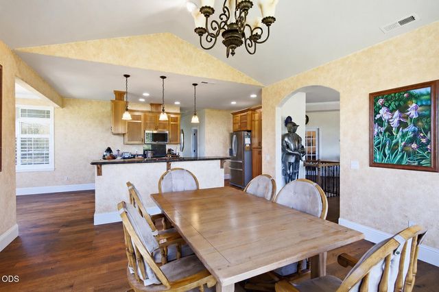 355 Madrone Ridge Drive, Grants Pass, OR 97527