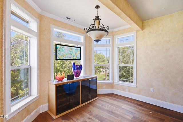 355 Madrone Ridge Drive, Grants Pass, OR 97527