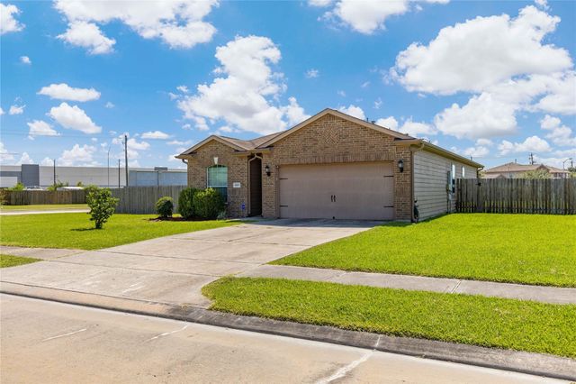 6903 Musclewood Road, Baytown, TX 77521