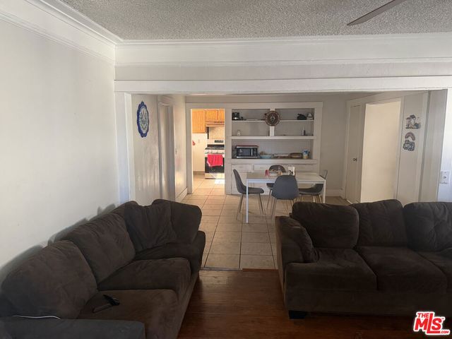213 W 83rd Street, Los Angeles, CA 90003