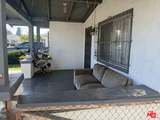 213 W 83rd Street, Los Angeles, CA 90003