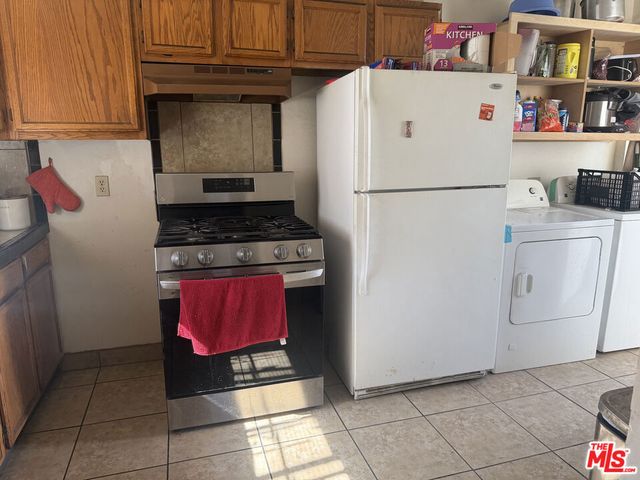 213 W 83rd Street, Los Angeles, CA 90003