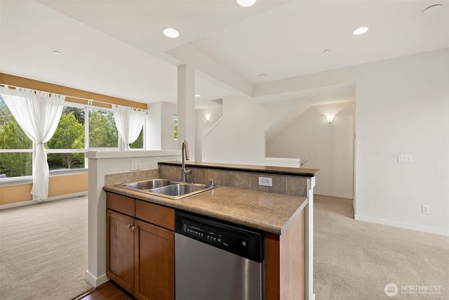 1748 24th Avenue NE, Issaquah, WA 98029