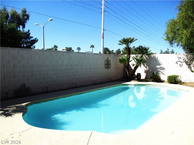 231 Windsong Drive, Henderson, NV 89074