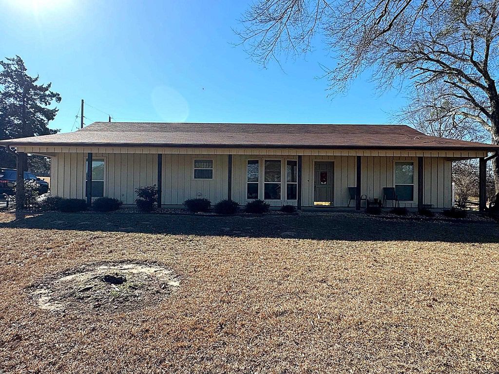 304 Mirage, Gilmer, TX 75644