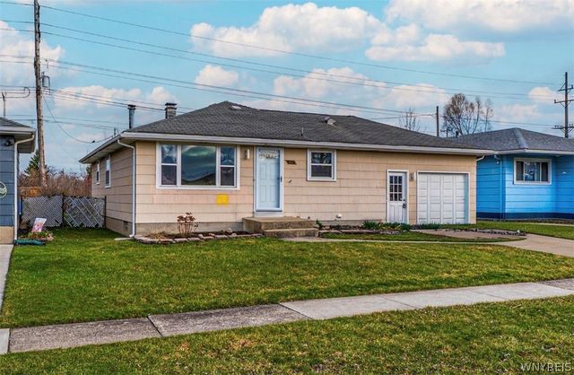 82 Surfside Parkway, Cheektowaga, NY 14225