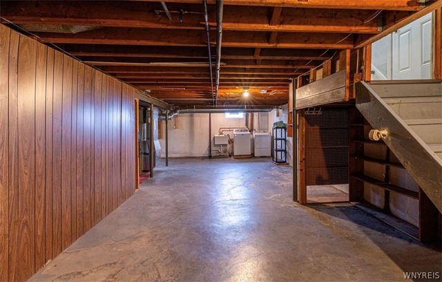 82 Surfside Parkway, Cheektowaga, NY 14225