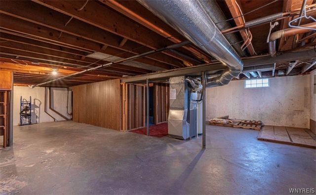 82 Surfside Parkway, Cheektowaga, NY 14225