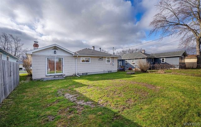 82 Surfside Parkway, Cheektowaga, NY 14225