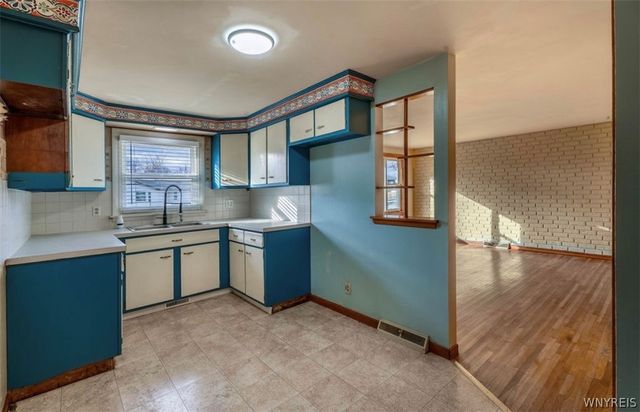 82 Surfside Parkway, Cheektowaga, NY 14225