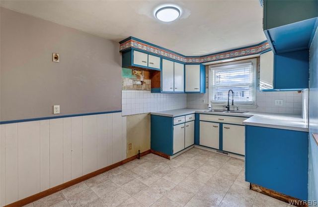 82 Surfside Parkway, Cheektowaga, NY 14225