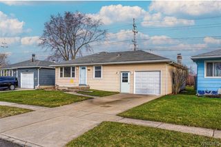 82 Surfside Parkway, Cheektowaga, NY 14225