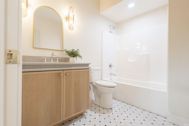 4442 N Seabiscuit Circle, Bloomington, IN 47404