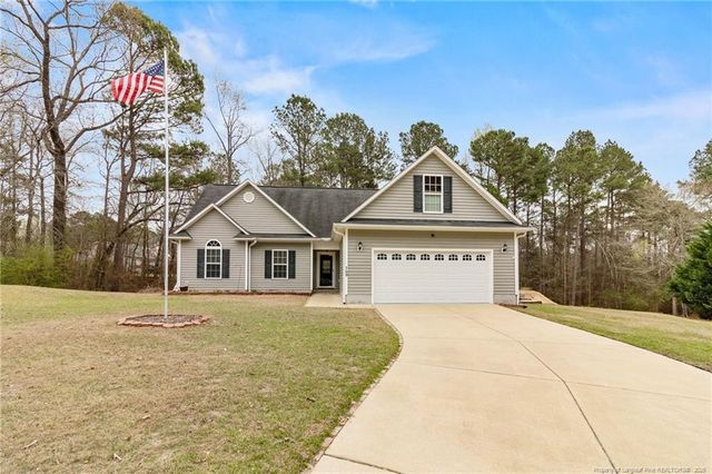 169 Broadridge Court, Raeford, NC 28376