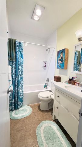 5300 Washington Street D309, Hollywood, FL 33021