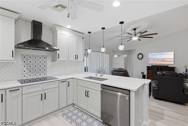 404 Parkdale BLVD, Lehigh Acres, FL 33974