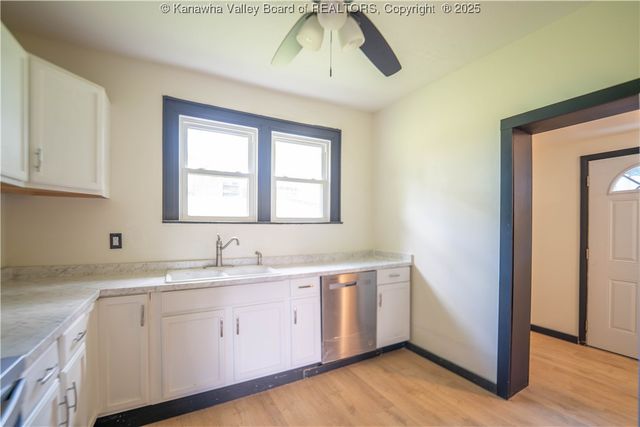 850 Springdale Drive, Charleston, WV 25302