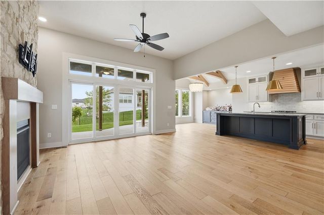 1712 SW 27th Street, Lee's Summit, MO 64082