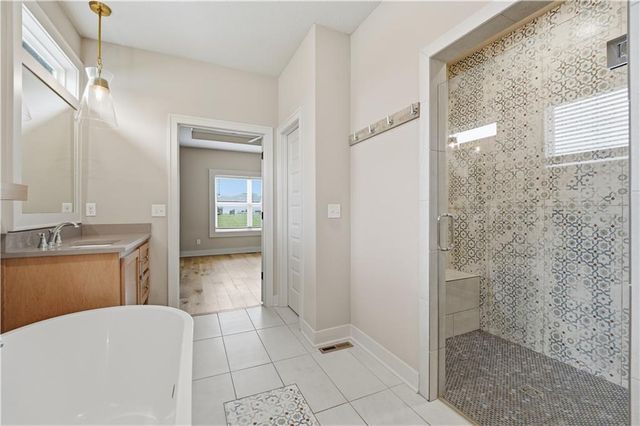 1712 SW 27th Street, Lee's Summit, MO 64082