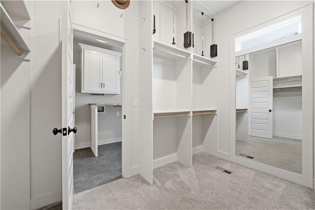 1712 SW 27th Street, Lee's Summit, MO 64082