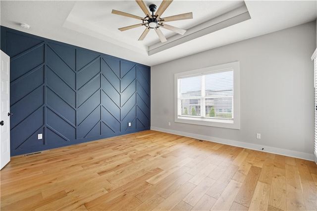 1712 SW 27th Street, Lee's Summit, MO 64082