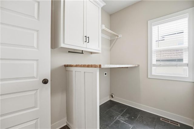 1712 SW 27th Street, Lee's Summit, MO 64082