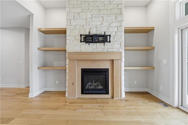 1712 SW 27th Street, Lee's Summit, MO 64082