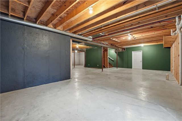 1712 SW 27th Street, Lee's Summit, MO 64082