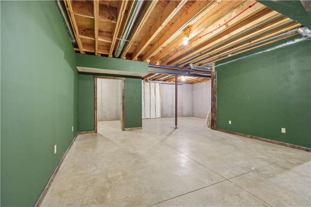 1712 SW 27th Street, Lee's Summit, MO 64082
