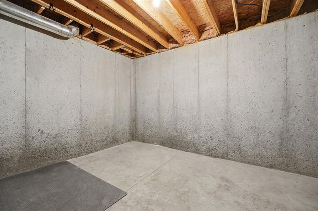 1712 SW 27th Street, Lee's Summit, MO 64082