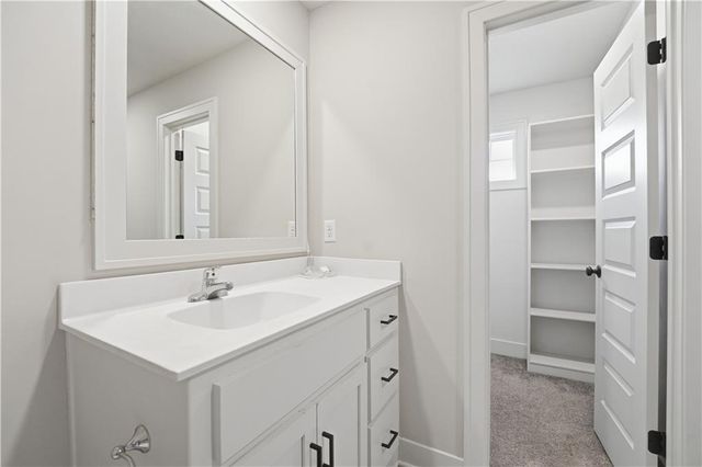 1712 SW 27th Street, Lee's Summit, MO 64082